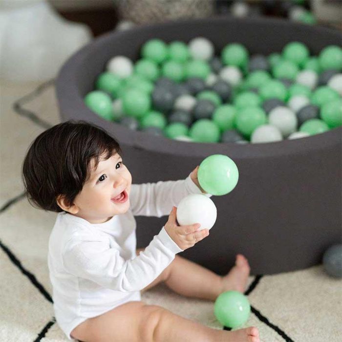 Grey Ball Pit - Green Grey White Balls - لعبه اطفال | LARISA AND PUMPKIN - لاريسا أند بمبكين Grey Ball Pit - Green Grey White Balls - لعبه اطفال | LARISA AND PUMPKIN - لاريسا أند بمبكين
