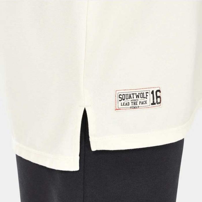 THE LEGACY OVERSIZED TEE - توب داخلي شتوي | SQUATWOLF - سكوات ولف THE LEGACY OVERSIZED TEE - توب داخلي شتوي | SQUATWOLF - سكوات ولف