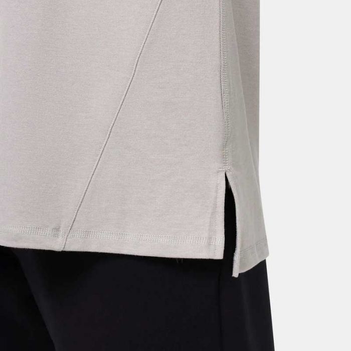 PUMP COVER TEE - توب داخلي شتوي | SQUATWOLF - سكوات ولف PUMP COVER TEE - توب داخلي شتوي | SQUATWOLF - سكوات ولف
