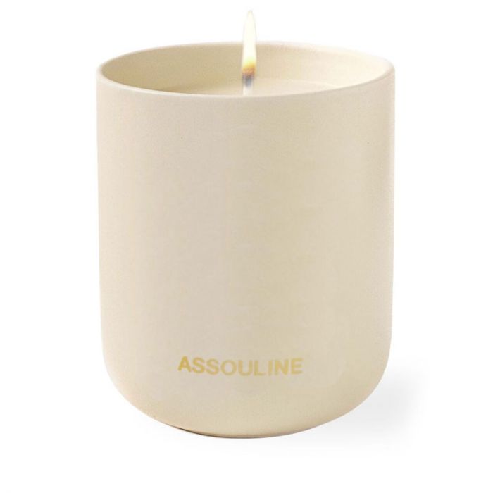 GSTAAD GLAM-TRAVEL FROM HOME SCENTED CANDLE: ASSOULINE - شمعة معطرة | ASSOULINE - ملاشيت GSTAAD GLAM-TRAVEL FROM HOME SCENTED CANDLE: ASSOULINE - شمعة معطرة | ASSOULINE - ملاشيت