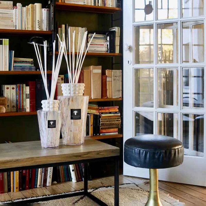 TOTEM 5L WHITE PEARLS LUXURY BOTTLE DIFFUSER - كتاب | BAOBAB COLLECTION - مجموعة باوباب TOTEM 5L WHITE PEARLS LUXURY BOTTLE DIFFUSER - كتاب | BAOBAB COLLECTION - مجموعة باوباب