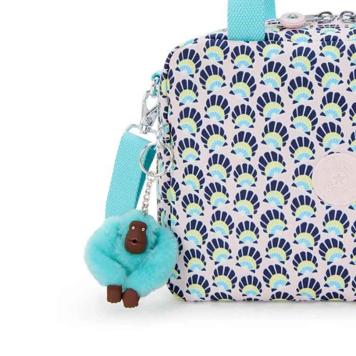 MIYO LARGE LUNCHBAG : KIPLING : GEO SHELL : OS - ديلسي حقيبة صغيرة محمولة باليد | KIPLING - كيبلينج MIYO LARGE LUNCHBAG : KIPLING : GEO SHELL : OS - ديلسي حقيبة صغيرة محمولة باليد | KIPLING - كيبلينج
