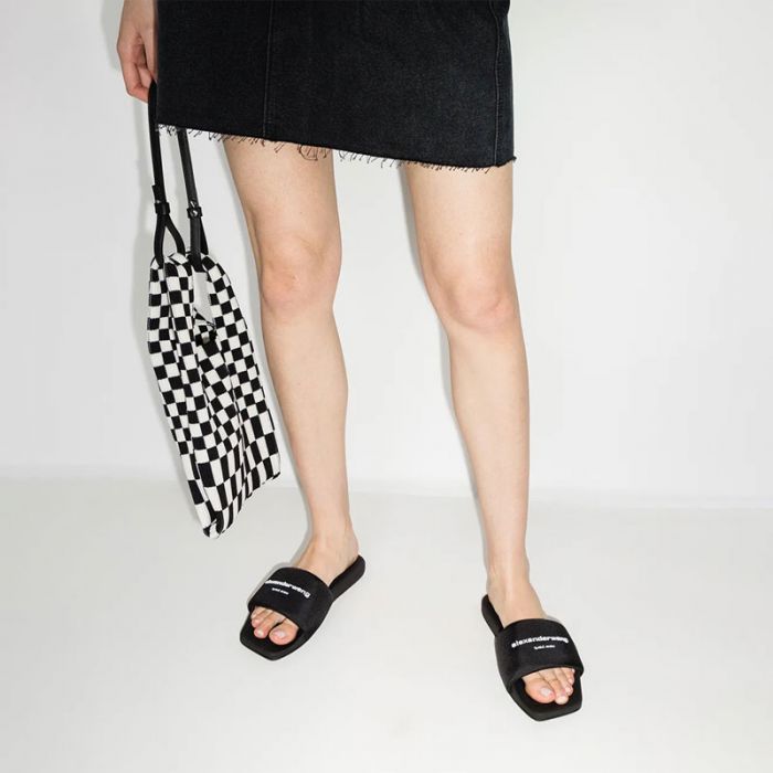 AW POOL SLIDE - أحذية نسائية | ALEXANDER WANG - الكسندر وانغ AW POOL SLIDE - أحذية نسائية | ALEXANDER WANG - الكسندر وانغ