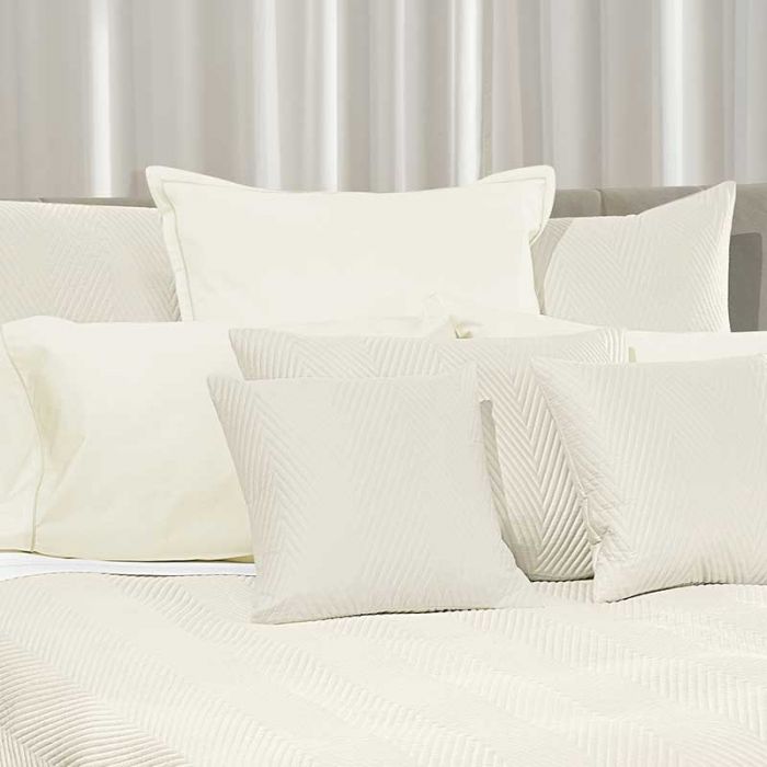 LETIZIA DECOPILLOW 45X45 IVORY: SIGNORIA - غطاء الوسادة | SIGNORIA - سينيوريا