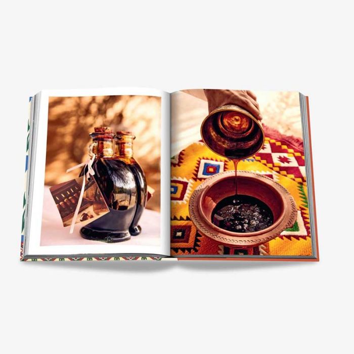 SAUDI DATES: A PORTRAIT OF THE SACRED FRUIT: ASSOULINE - كتاب | ASSOULINE - ملاشيت SAUDI DATES: A PORTRAIT OF THE SACRED FRUIT: ASSOULINE - كتاب | ASSOULINE - ملاشيت