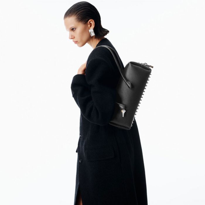 ROUX MEDIUM SHOULDER BAG - حقيبة نسائية | ALEXANDER WANG - الكسندر وانغ ROUX MEDIUM SHOULDER BAG - حقيبة نسائية | ALEXANDER WANG - الكسندر وانغ