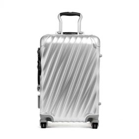 19 DEGREE ALUMINUM INTL EXP CARRY ON SILVER OS