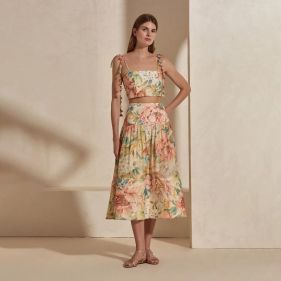 RAISA BLOUSE AND VERA SKIRT SET  - مجموعة من الملابس